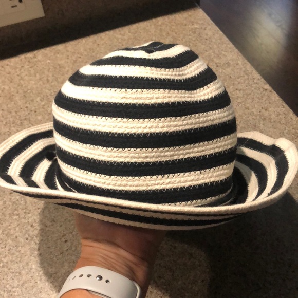 Hat - Picture 2 of 3